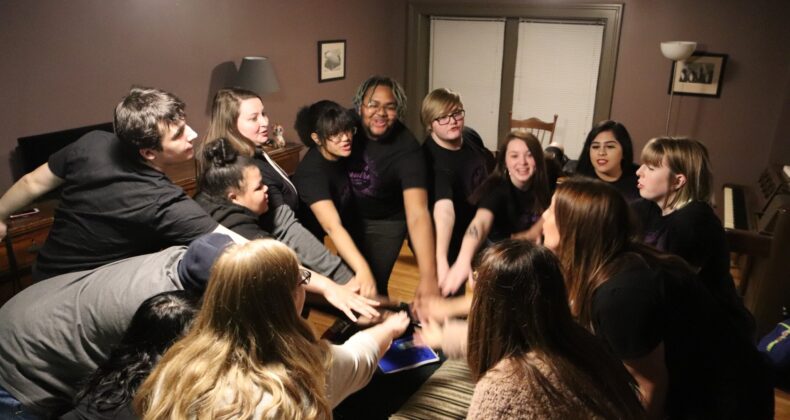 Huddle up before the performance